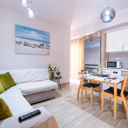 Family Apartment Near Port Pire Dış mekan fotoğraf