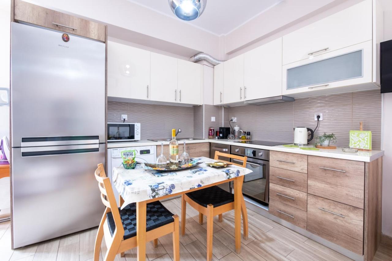 Family Apartment Near Port Pire Dış mekan fotoğraf